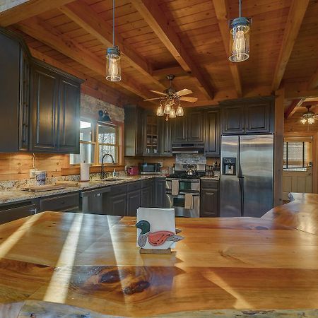 Blue Ridge Bliss- Spacious Cabin, Pets, Hot Tub! Kültér fotó