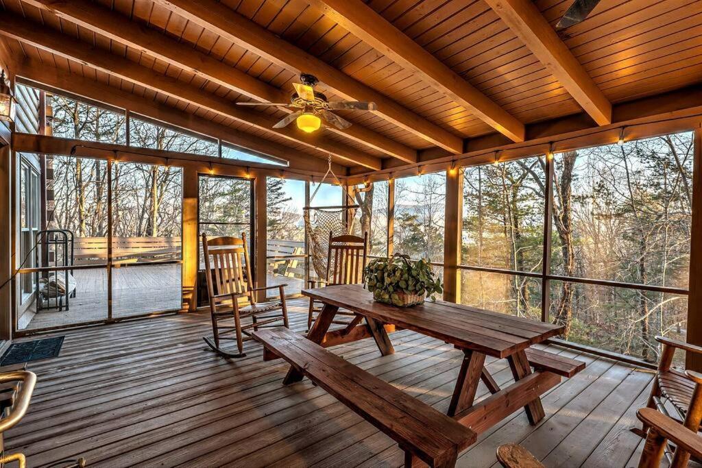 Blue Ridge Bliss- Spacious Cabin, Pets, Hot Tub! Kültér fotó