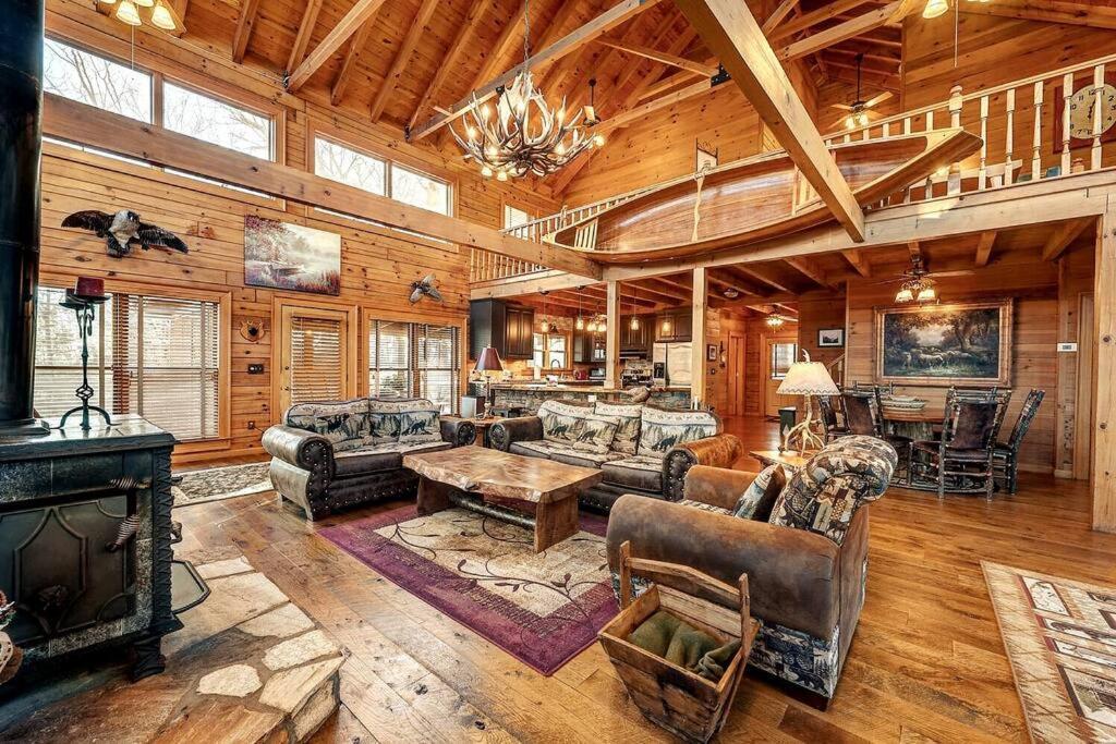 Blue Ridge Bliss- Spacious Cabin, Pets, Hot Tub! Kültér fotó
