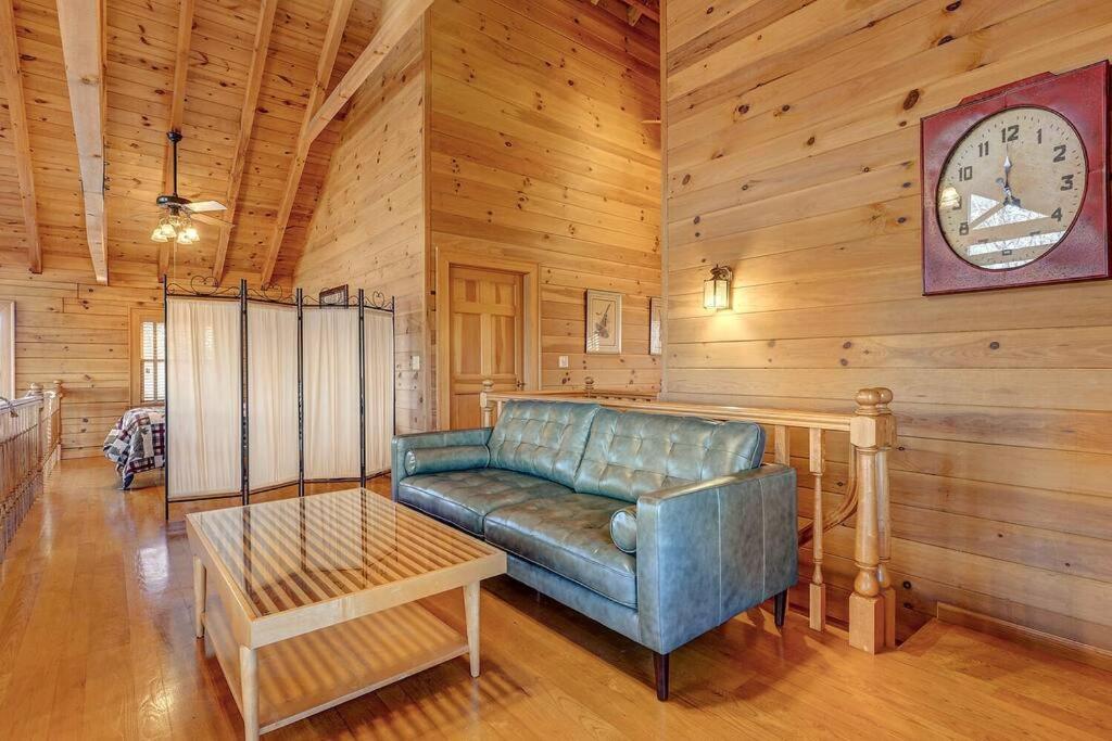 Blue Ridge Bliss- Spacious Cabin, Pets, Hot Tub! Kültér fotó