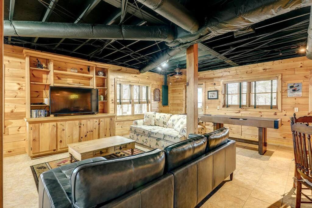 Blue Ridge Bliss- Spacious Cabin, Pets, Hot Tub! Kültér fotó