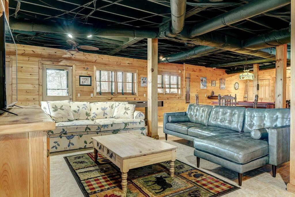 Blue Ridge Bliss- Spacious Cabin, Pets, Hot Tub! Kültér fotó