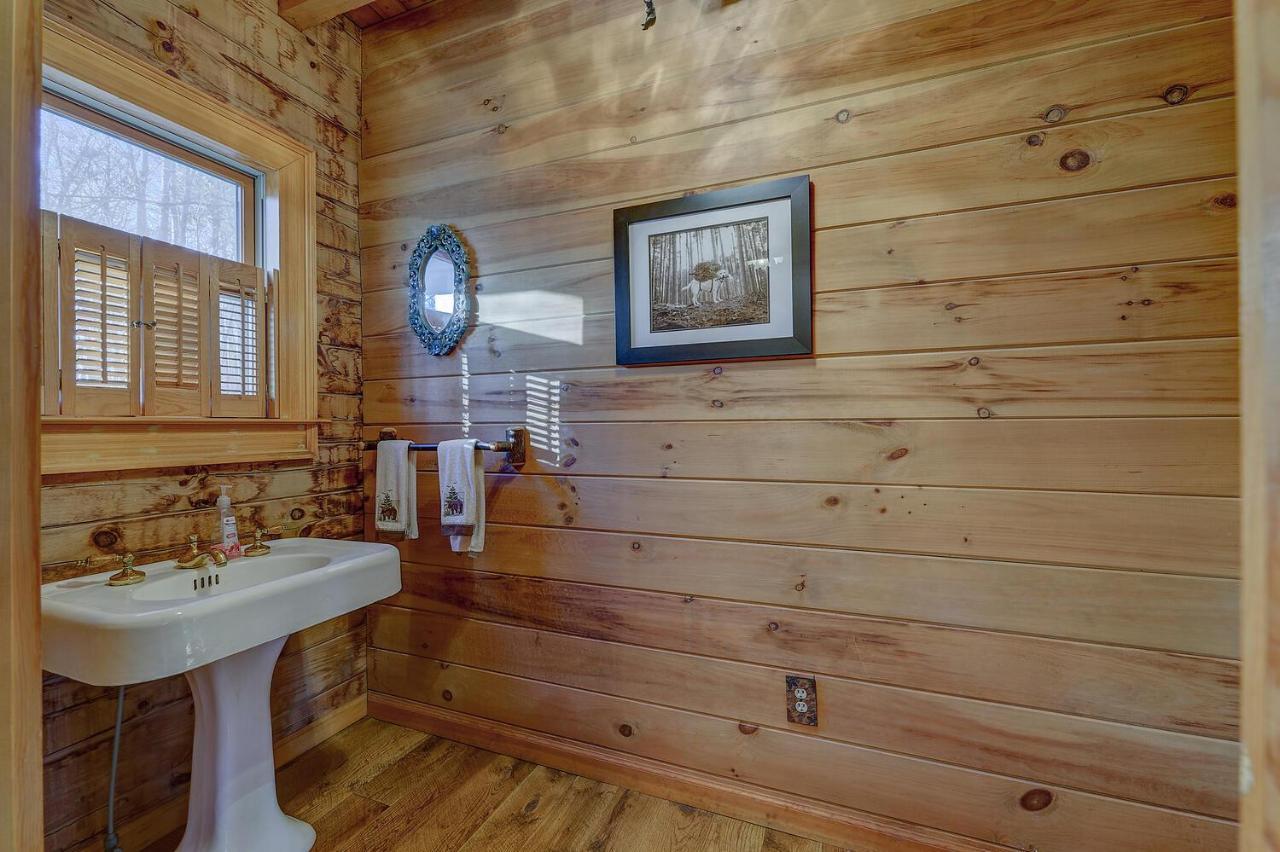 Blue Ridge Bliss- Spacious Cabin, Pets, Hot Tub! Kültér fotó